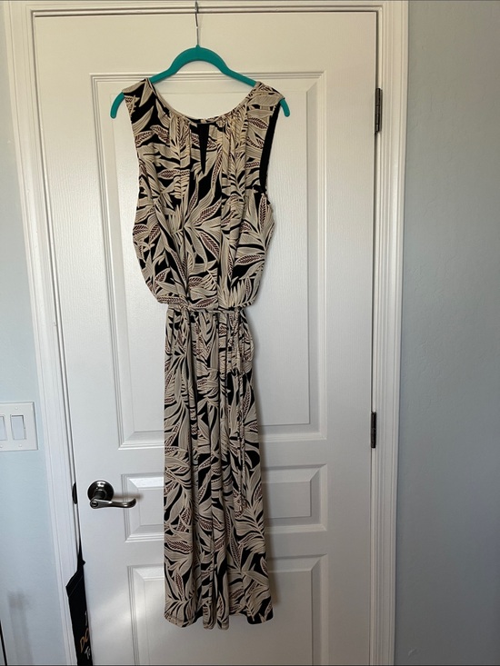 Roz & Ali Pants - Roz & Ali Black and Cream Leaf-Print Wide-Leg Jumpsuit - NWOT